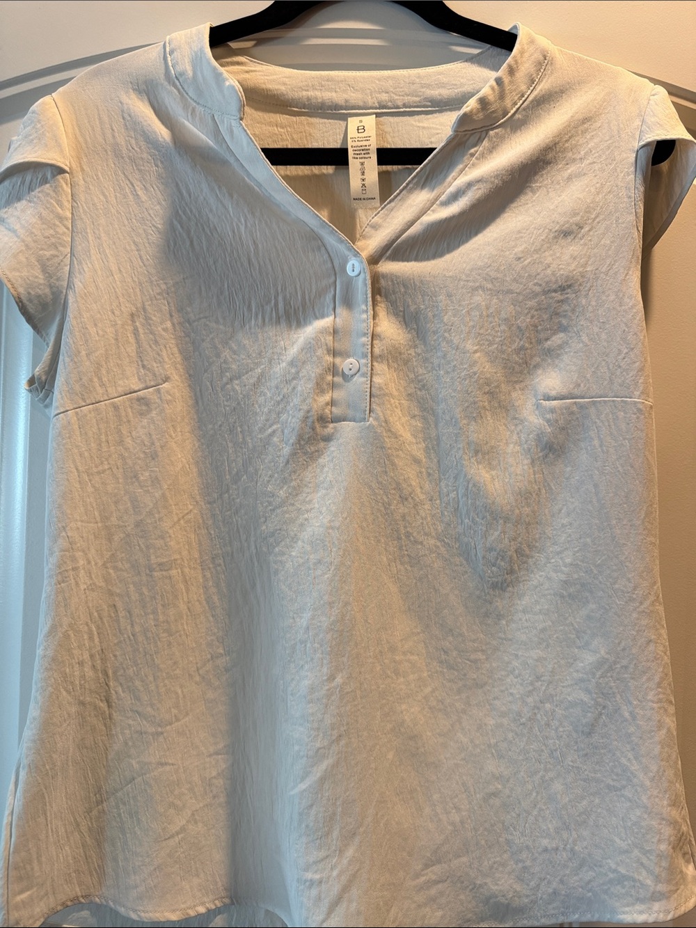Women’s Cream Button Henley Cap-Sleeve Top